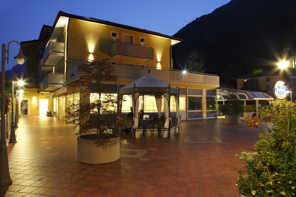 Hotel Castel Lodron Storo ภายนอก รูปภาพ