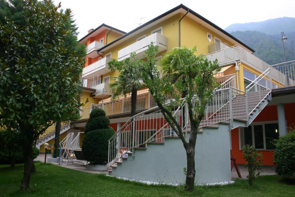 Hotel Castel Lodron Storo ภายนอก รูปภาพ