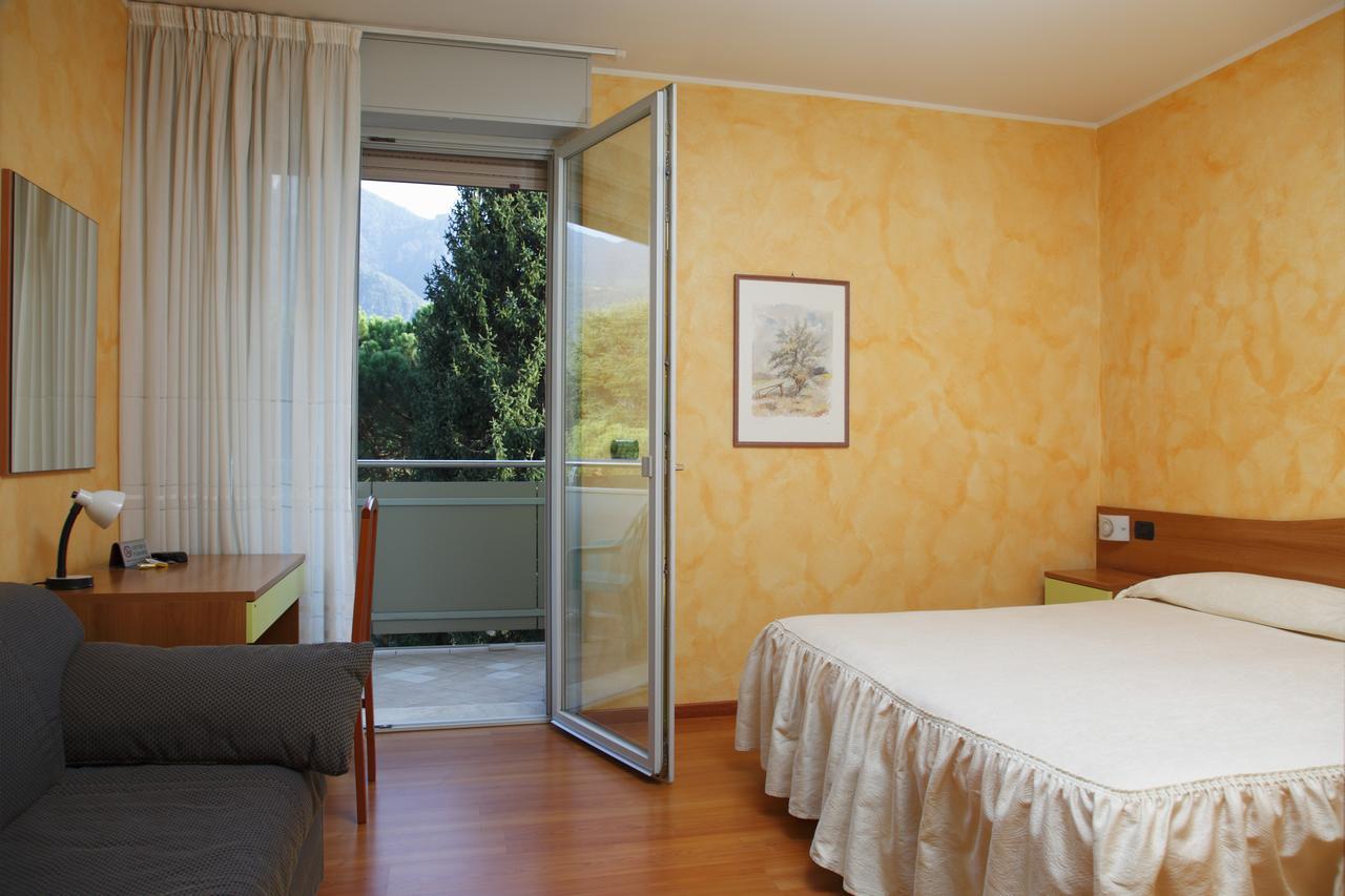 Hotel Castel Lodron Storo ภายนอก รูปภาพ