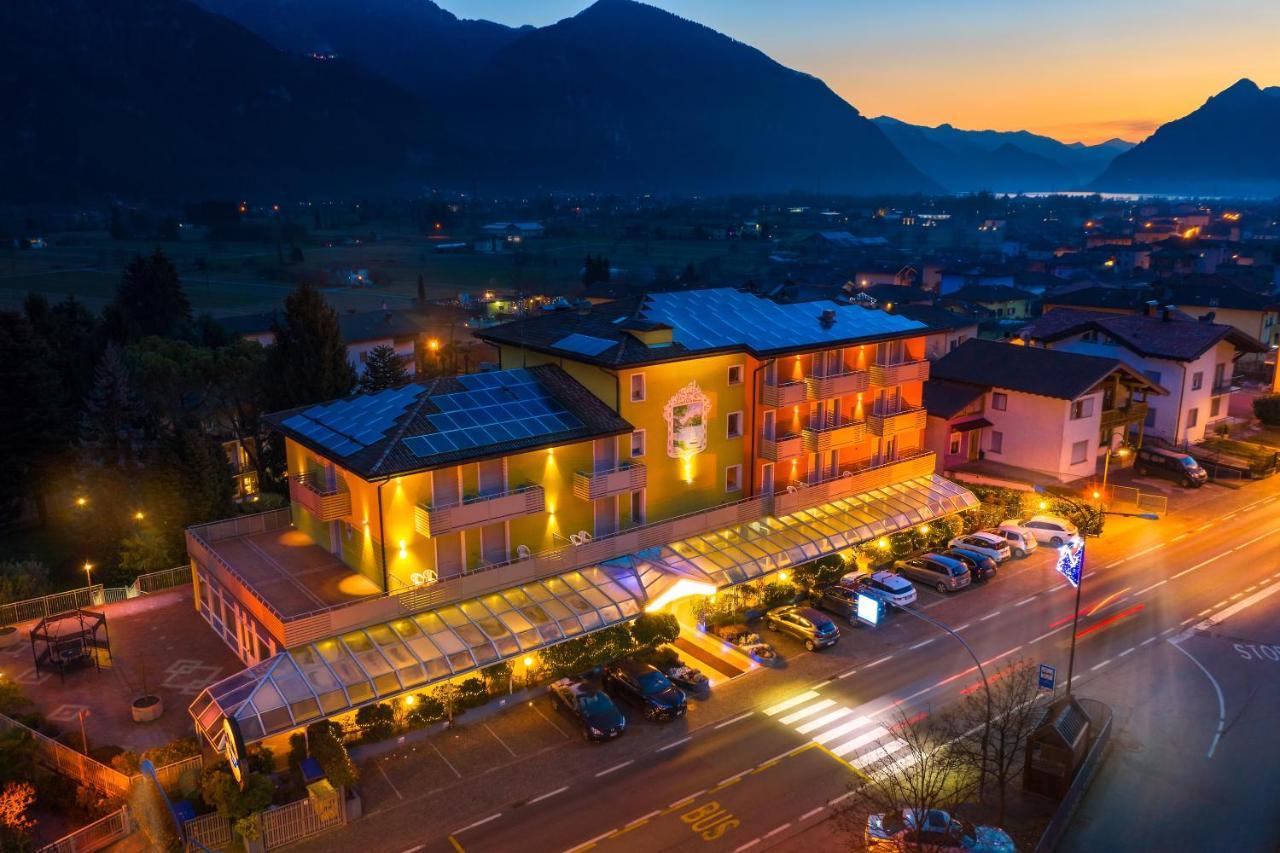 Hotel Castel Lodron Storo ภายนอก รูปภาพ